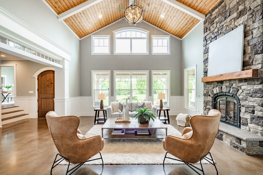 Living,Room,Interior,With,Vaulted,Ceiling,With,Wood,Cedar,Panelling