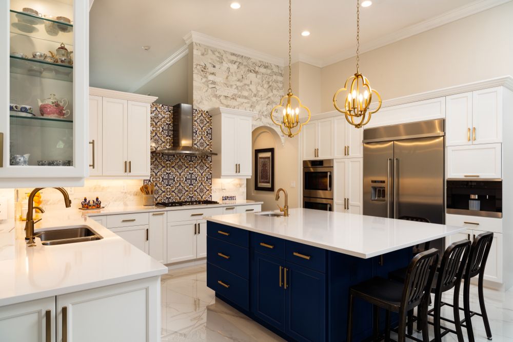 Beautiful,Luxury,Home,Kitchen,With,White,Cabinets.